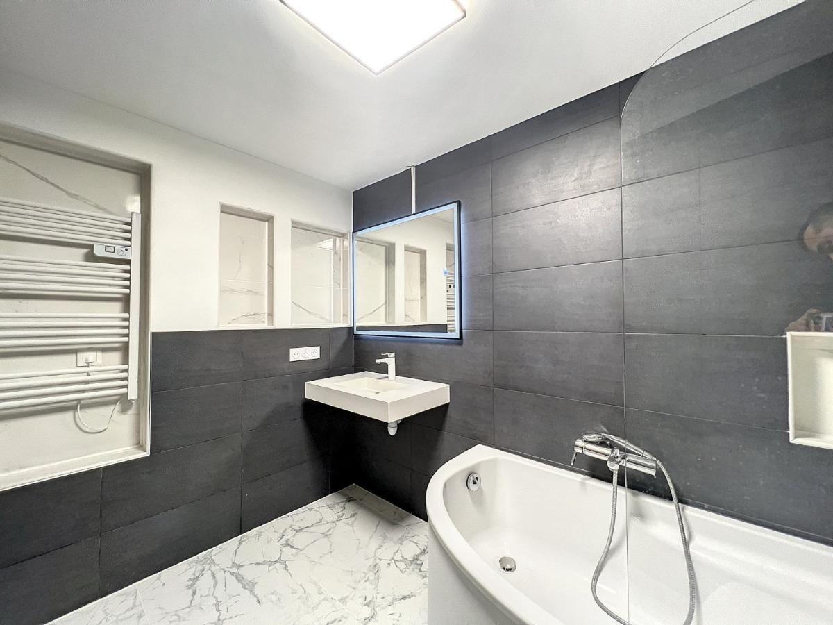 Eros Apartment แอกด์ ภายนอก รูปภาพ