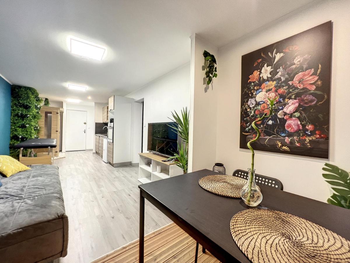 Eros Apartment แอกด์ ภายนอก รูปภาพ